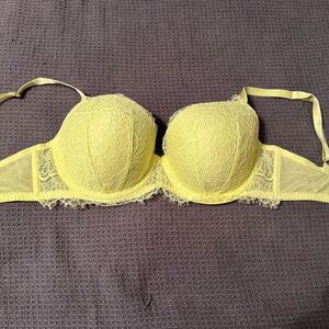 Victorias Secret 34DD bra. Yellow.
